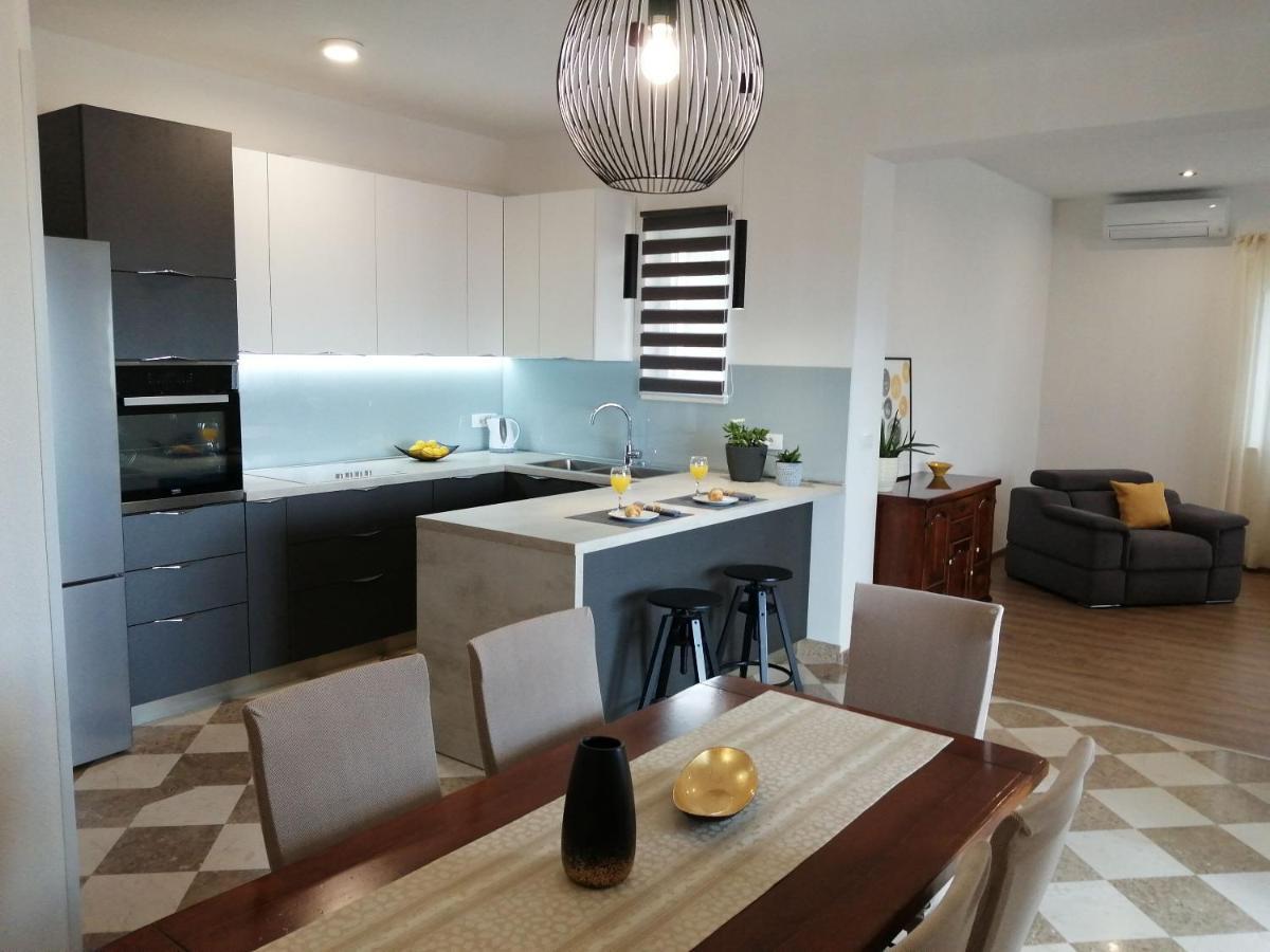 Apartments Jelka Постіра Екстер'єр фото