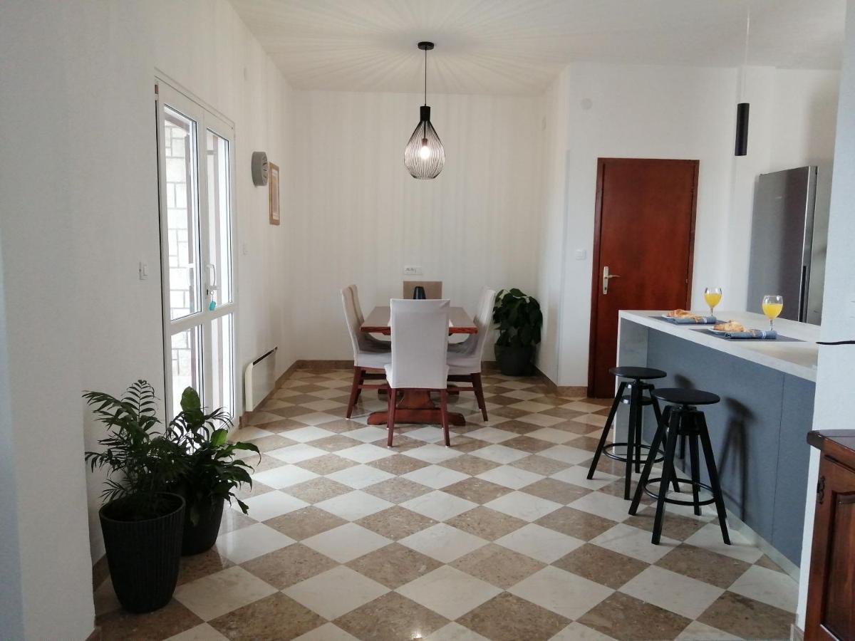 Apartments Jelka Постіра Екстер'єр фото